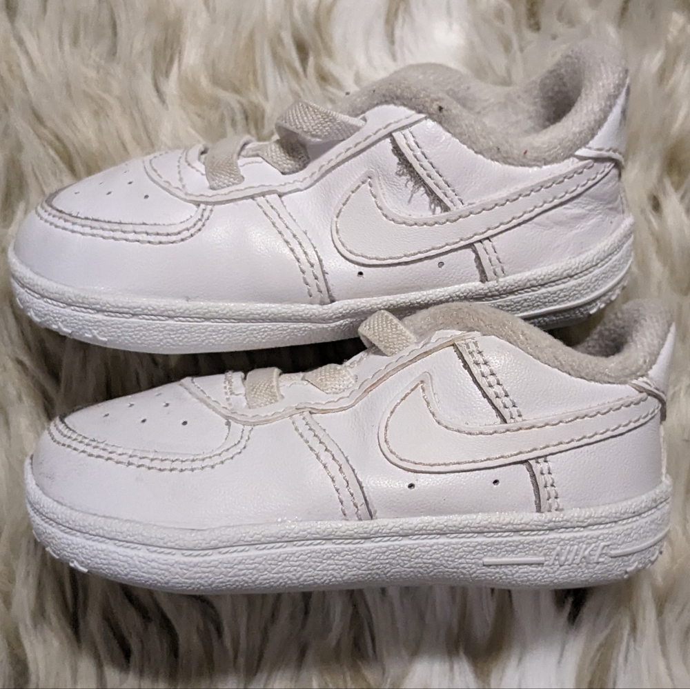 Nike White Sneakers size 4